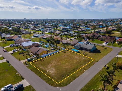 3704 SW 1st Ave, Cape Coral, FL 33914