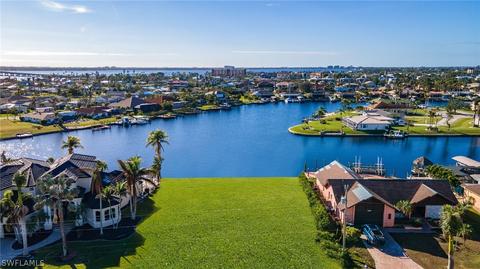 1810 SE 44th St, Cape Coral, FL 33904