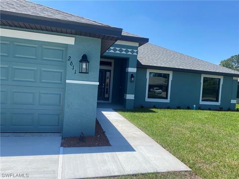 2611 41st St W, Lehigh Acres, FL 33971