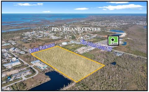 10300 Betsy Pkwy, Saint James City, FL 33956