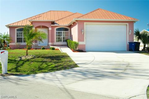 2271 Cactus Point Ln, Saint James City, FL 33956