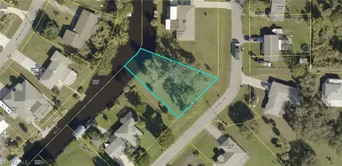 1879 Flamingo Dr, North Fort Myers, FL 33917
