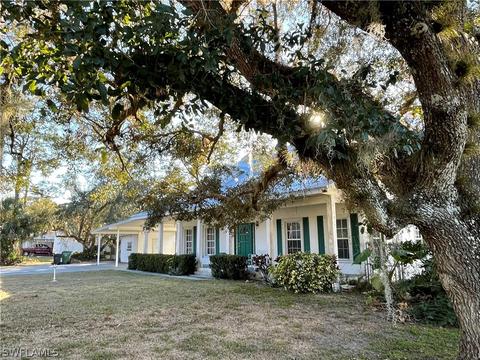 130 Florida St, Labelle, FL 33935