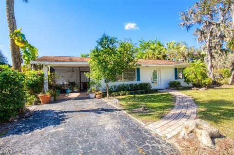 27616 Lime St, Bonita Springs, FL 34135