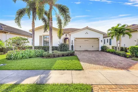 9297 Woodhurst Dr, Naples, FL 34120