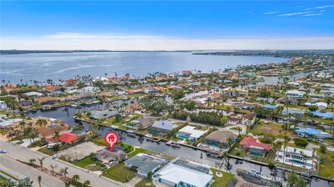 5706 Driftwood Pkwy, Cape Coral, FL 33904