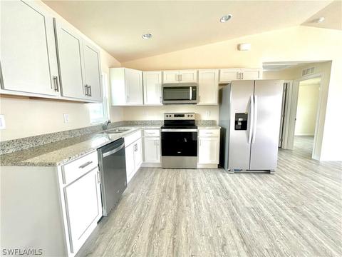 7004 Waldo Cir, Labelle, FL 33935 photo 9