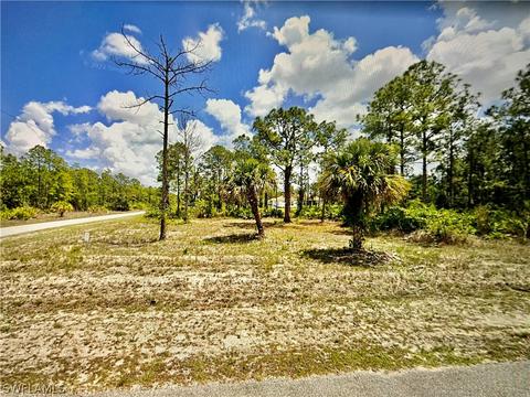 2600 E 13th St, Lehigh Acres, FL 33972