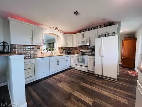 27312 Valois Dr, Bonita Springs, FL 34135