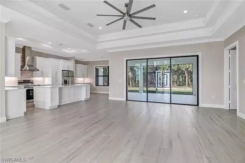 561 4th St NE, Naples, FL 34120 photo 8