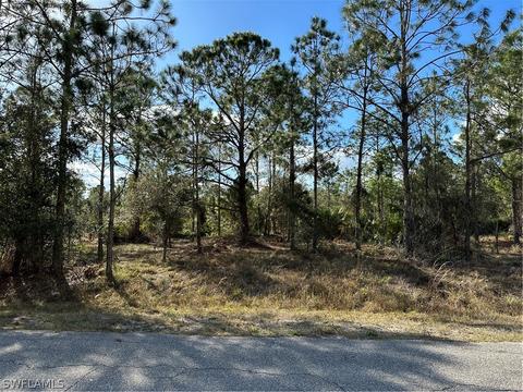 407 Wellington Ave, Lehigh Acres, FL 33972