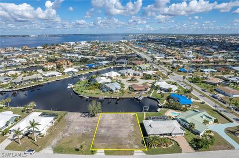 182 Crescent Dr, Punta Gorda, FL 33950
