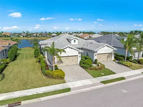10678 Jackson Square Dr, Estero, FL 33928 photo 2
