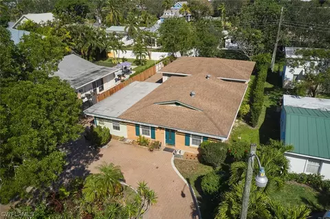 1085 28th Ave N, Naples, FL 34103 photo 4