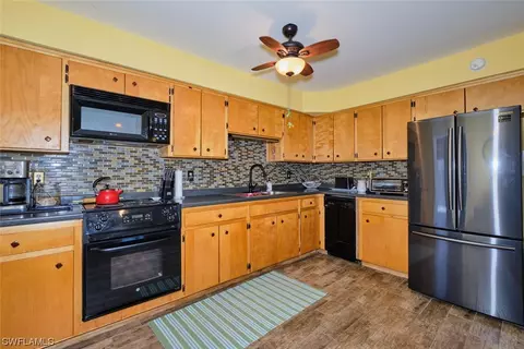 1085 28th Ave N, Naples, FL 34103 photo 11