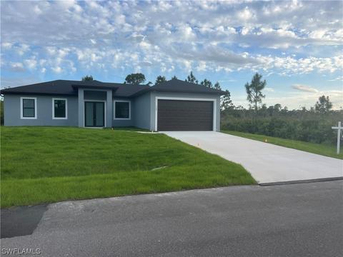 1401 W 13th St, Lehigh Acres, FL 33972