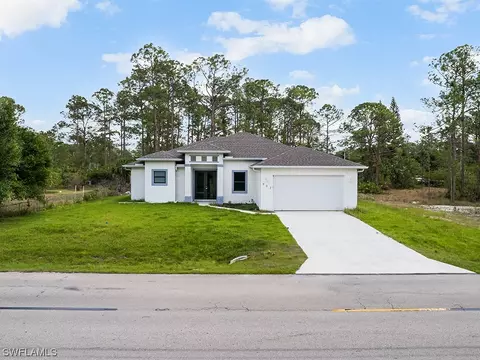 903 E 5th St, Lehigh Acres, FL 33972