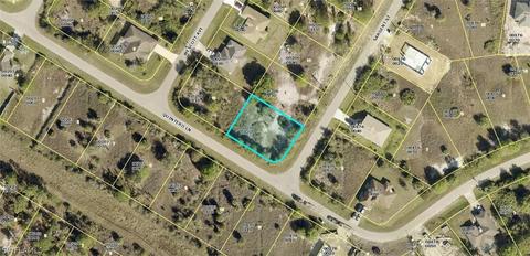 558 Sargent St, Lehigh Acres, FL 33972