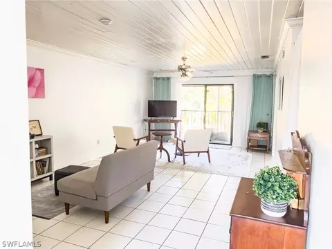 1101 Rosemary Ct #A-206, Naples, FL 34103