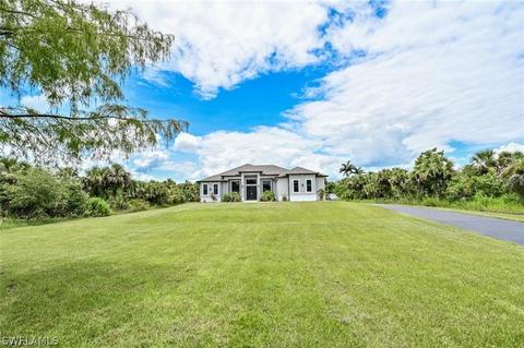 292 39th Ave NW, Naples, FL 34120