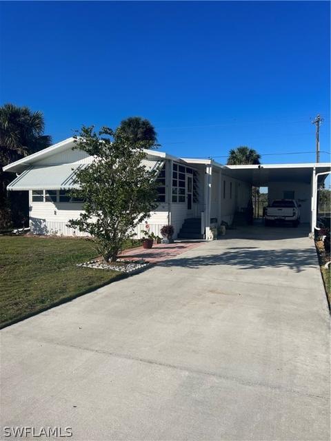 819 Yacht Club Way NW, Moore Haven, FL 33471