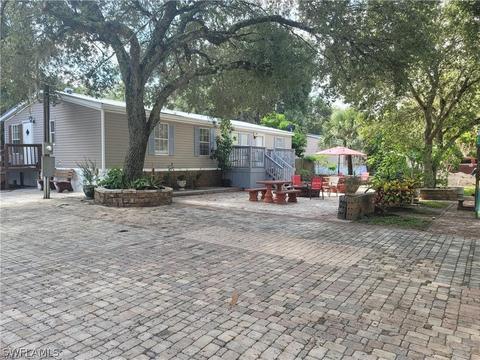 531 S Davis St, Labelle, FL 33935