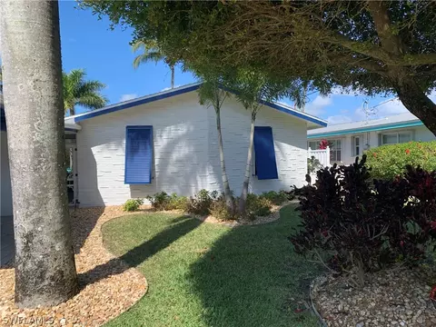 455 Donora Blvd, Fort Myers Beach, FL 33931