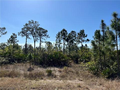 7933 5th Pl, Labelle, FL 33935 photo 2
