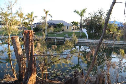 424 SE 13th Ter, Cape Coral, FL 33990