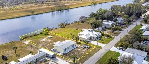 1084 E Anchor Ln, Moore Haven, FL 33471 photo 1