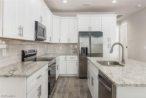 1046 E Monday Ln, Labelle, FL 33935 photo 14