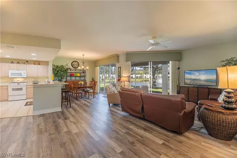 1100 Diamond Cir SE #1103, Naples, FL 34110