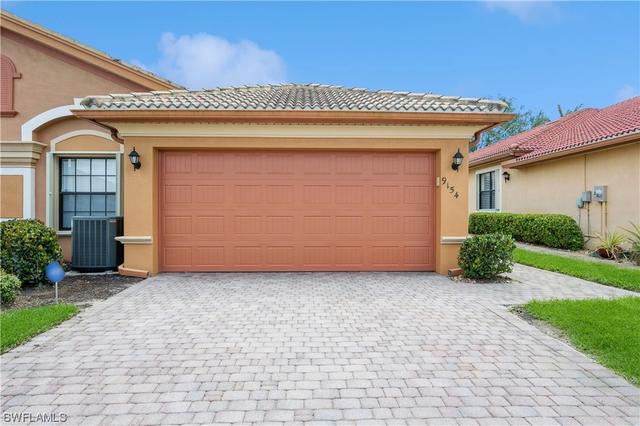 9154 Water Tupelo Rd, Fort Myers, FL 33912