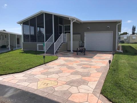 15 Diamond Ln #D-15, Naples, FL 34112