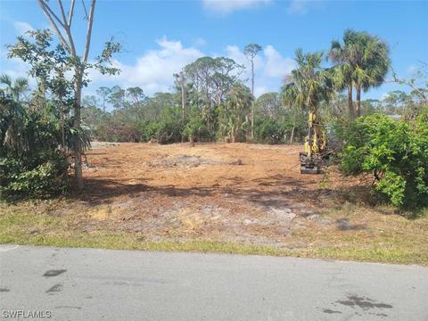 8346 Penny Dr, North Fort Myers, FL 33917