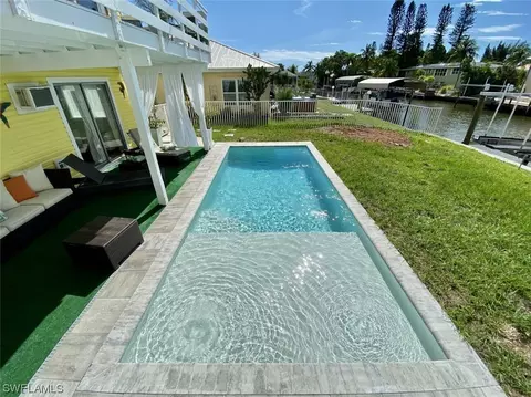 215 Flamingo St, Fort Myers Beach, FL 33931