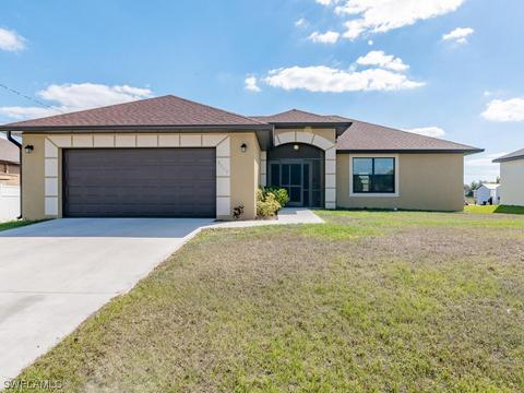 4007 4th St SW, Lehigh Acres, FL 33976
