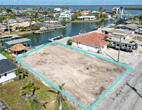 29 Fairview Blvd, Fort Myers Beach, FL 33931