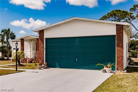 10037 Bardmoor Ct, North Fort Myers, FL 33903