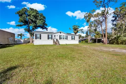 20248 Sherrill Ln, Estero, FL 33928 photo 3