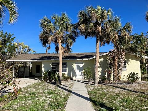 470 Birdsong Pl, Sanibel, FL 33957
