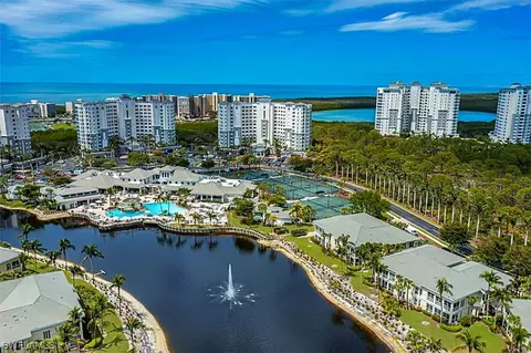 330 Grove Ct #2-202, Naples, FL 34110