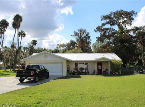 1747 Caloosa Estates Ct, Labelle, FL 33935
