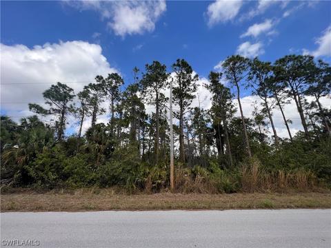 1243 Cresent St E, Lehigh Acres, FL 33974