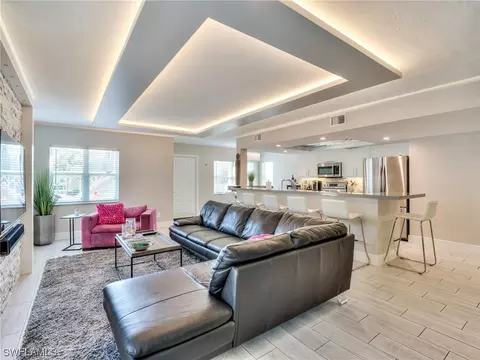 529 Club Side Dr #3-529, Naples, FL 34110