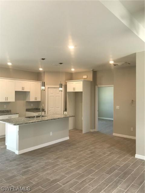 2806 40th St SW, Lehigh Acres, FL 33976