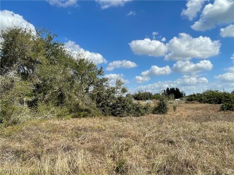 1620 Scott Ave, Lehigh Acres, FL 33972
