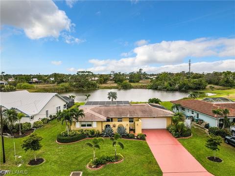 402 Wildwood Pkwy, Cape Coral, FL 33904