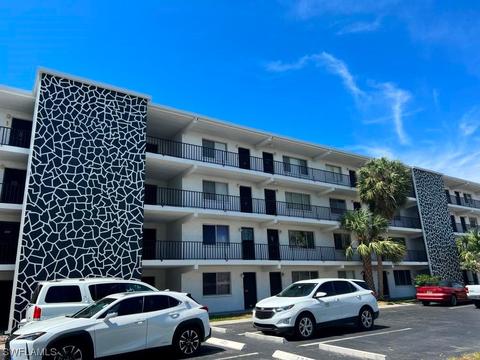 4906 Victoria Dr #303, Cape Coral, FL 33904