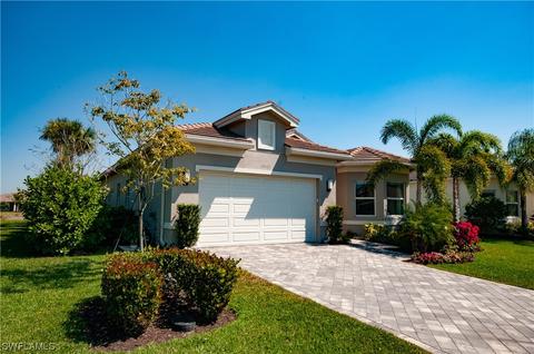 28525 Twain Dr, Bonita Springs, FL 34135